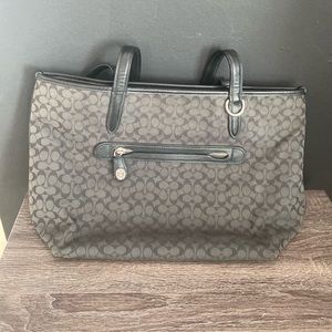 Coach Bag Medium Tote!